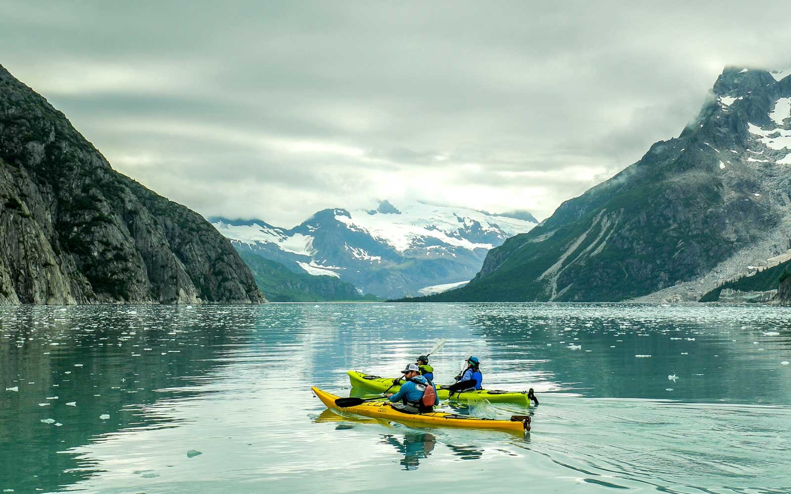 , You Can Kayak Amongst Giant Glaciers and Humpback Whales in Alaska, #Bizwhiznetwork.com Innovation &Lambda;Ｉ